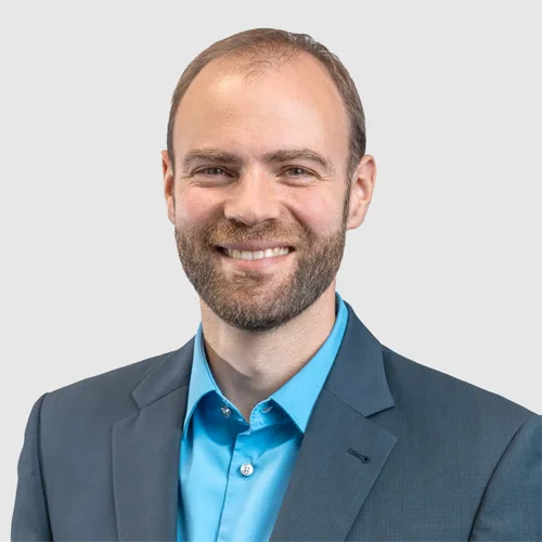 Portraitbild von Valentin Kühle, Bereichsleiter planyourbusiness